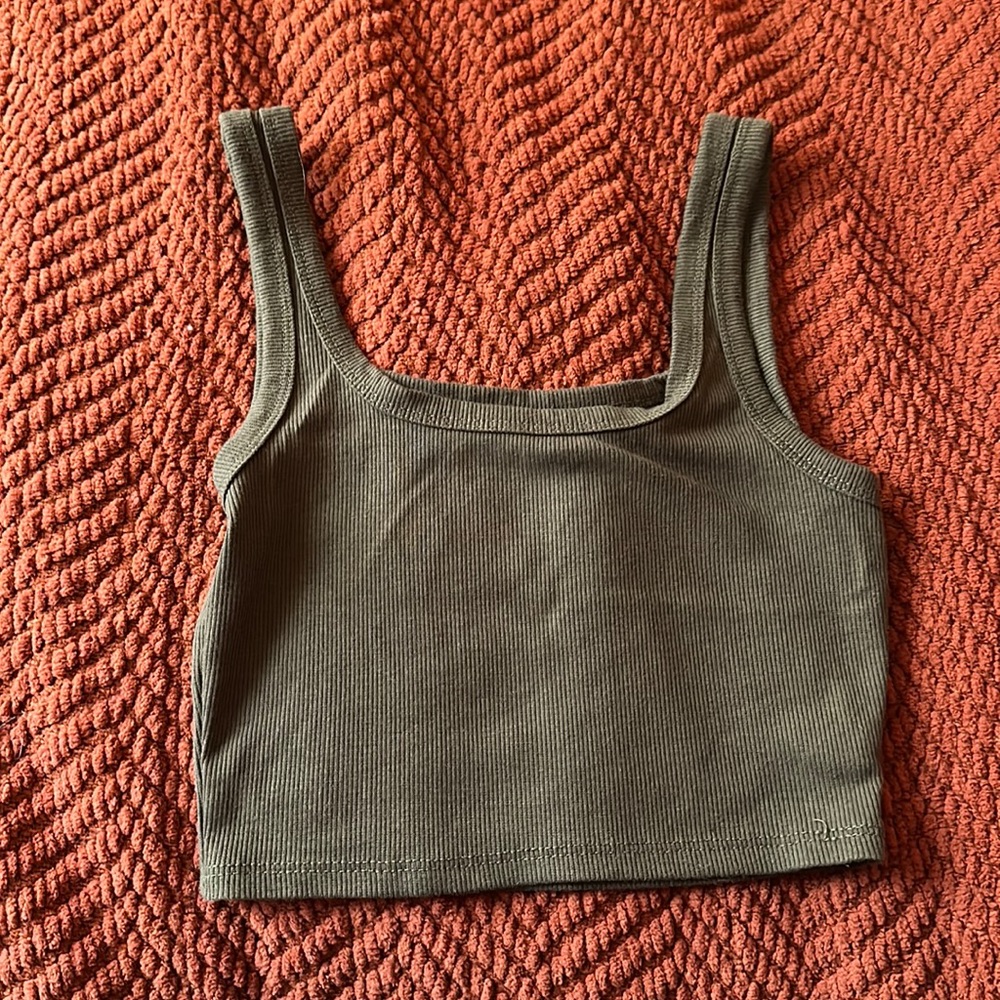 Cropped army green tank